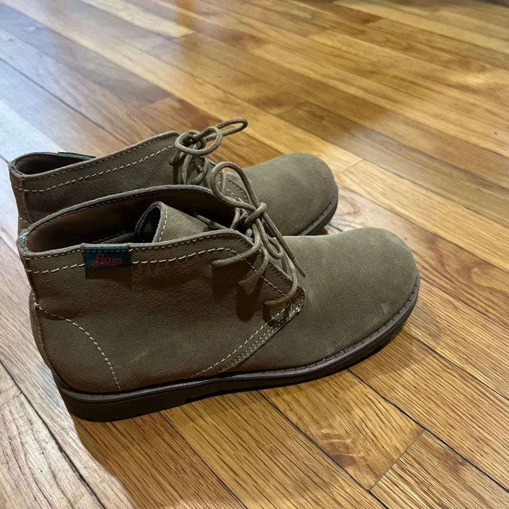 G.H. Bass & Co. Mens Taupe Suede Leather Chukka Desert Boots 6M